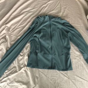 LULULEMON green sweater